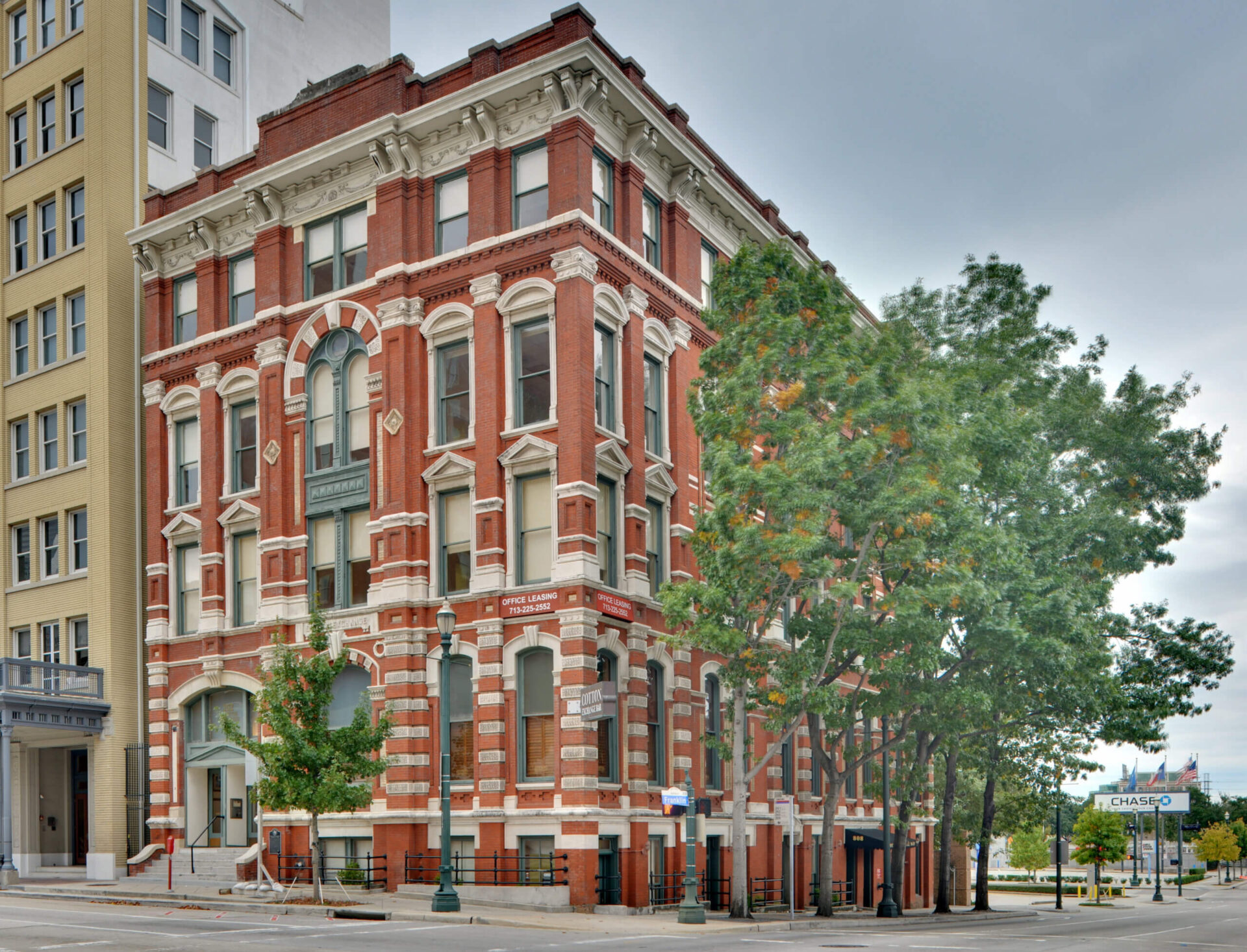 Certified personal property appraisals for historic Chicago estates and residential property contents.